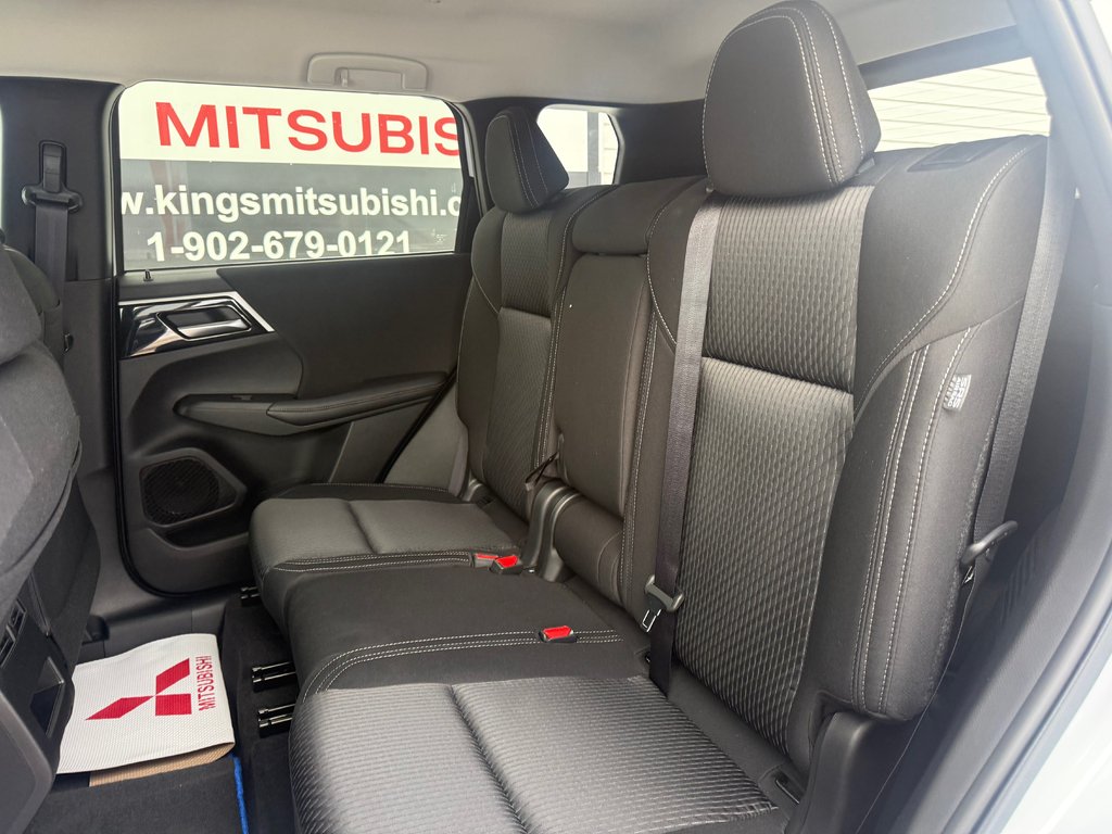 Mitsubishi Outlander Plug-In Hybrid ES 2025 à Kentville, Nouvelle-Écosse - 15 - w1024h768px