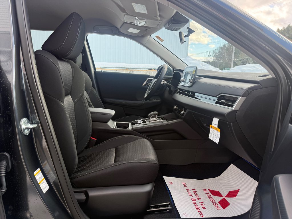 Mitsubishi Outlander Plug-In Hybrid ES 2025 à Kentville, Nouvelle-Écosse - 19 - w1024h768px