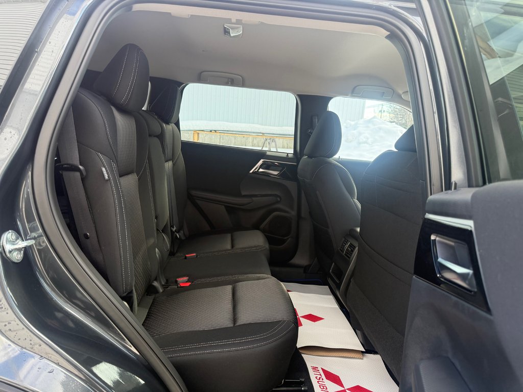 Mitsubishi Outlander Plug-In Hybrid ES 2025 à Kentville, Nouvelle-Écosse - 17 - w1024h768px