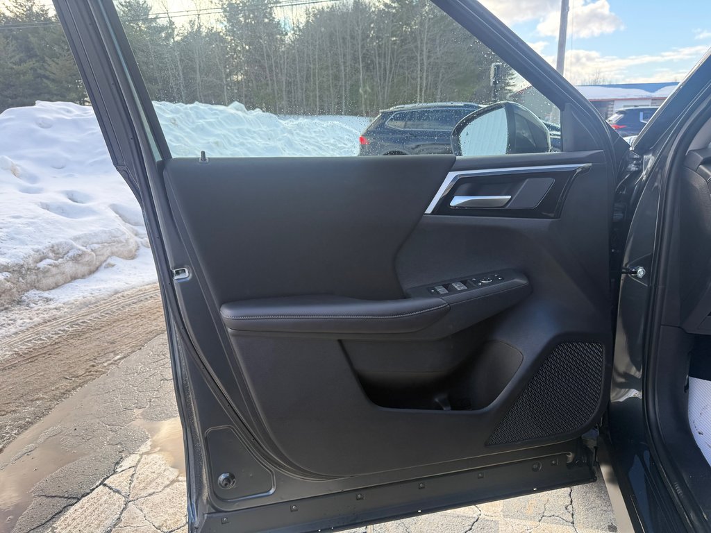 Mitsubishi Outlander Plug-In Hybrid ES 2025 à Kentville, Nouvelle-Écosse - 7 - w1024h768px