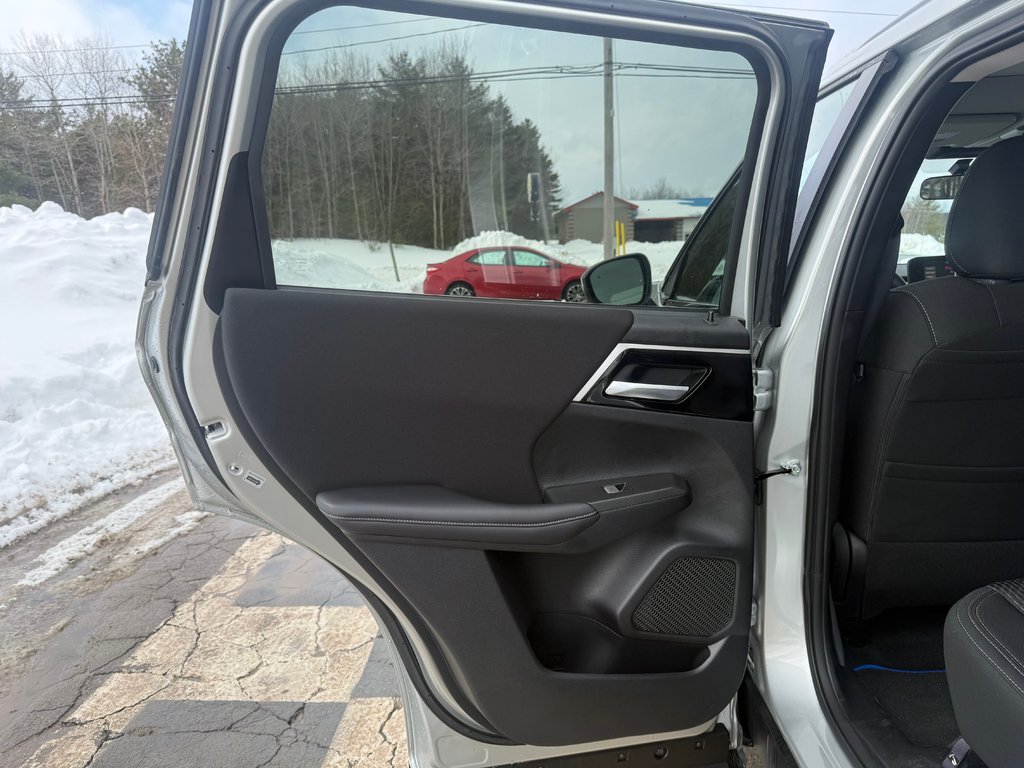 Mitsubishi Outlander Plug-In Hybrid SE 2025 à Kentville, Nouvelle-Écosse - 14 - w1024h768px