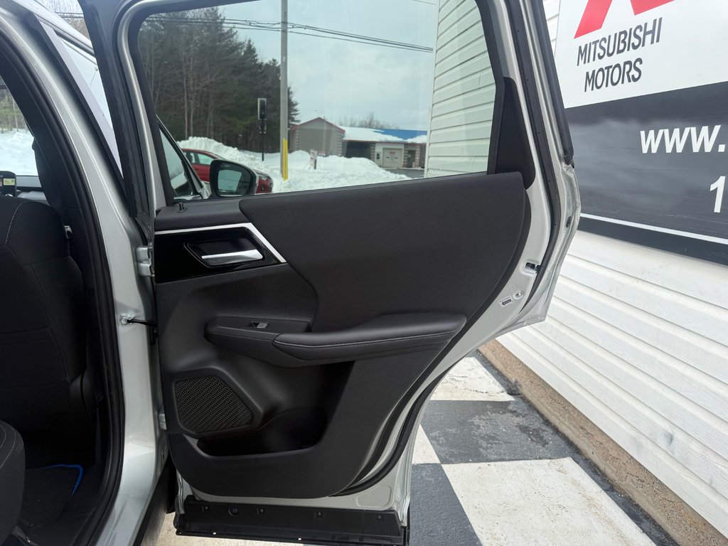 Mitsubishi Outlander Plug-In Hybrid SE 2025 à Kentville, Nouvelle-Écosse - 18 - w1024h768px
