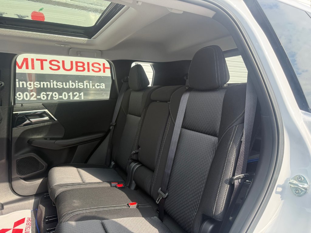 2025 Mitsubishi Outlander Plug-In Hybrid SE in Kentville, Nova Scotia - 15 - w1024h768px