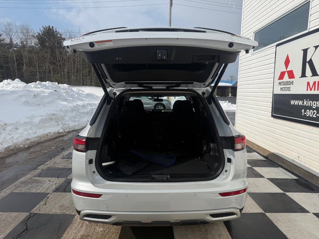 2025 Mitsubishi Outlander Plug-In Hybrid SE in Kentville, Nova Scotia - 16 - w1024h768px