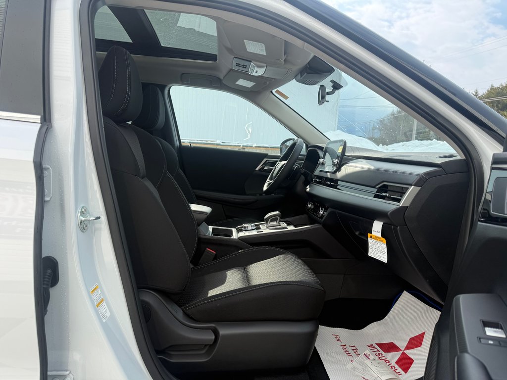 2025 Mitsubishi Outlander Plug-In Hybrid SE in Kentville, Nova Scotia - 20 - w1024h768px