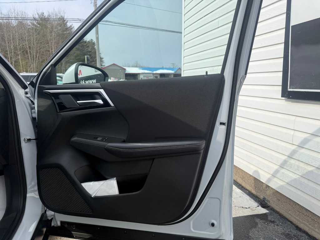2025 Mitsubishi Outlander Plug-In Hybrid SE in Kentville, Nova Scotia - 19 - w1024h768px
