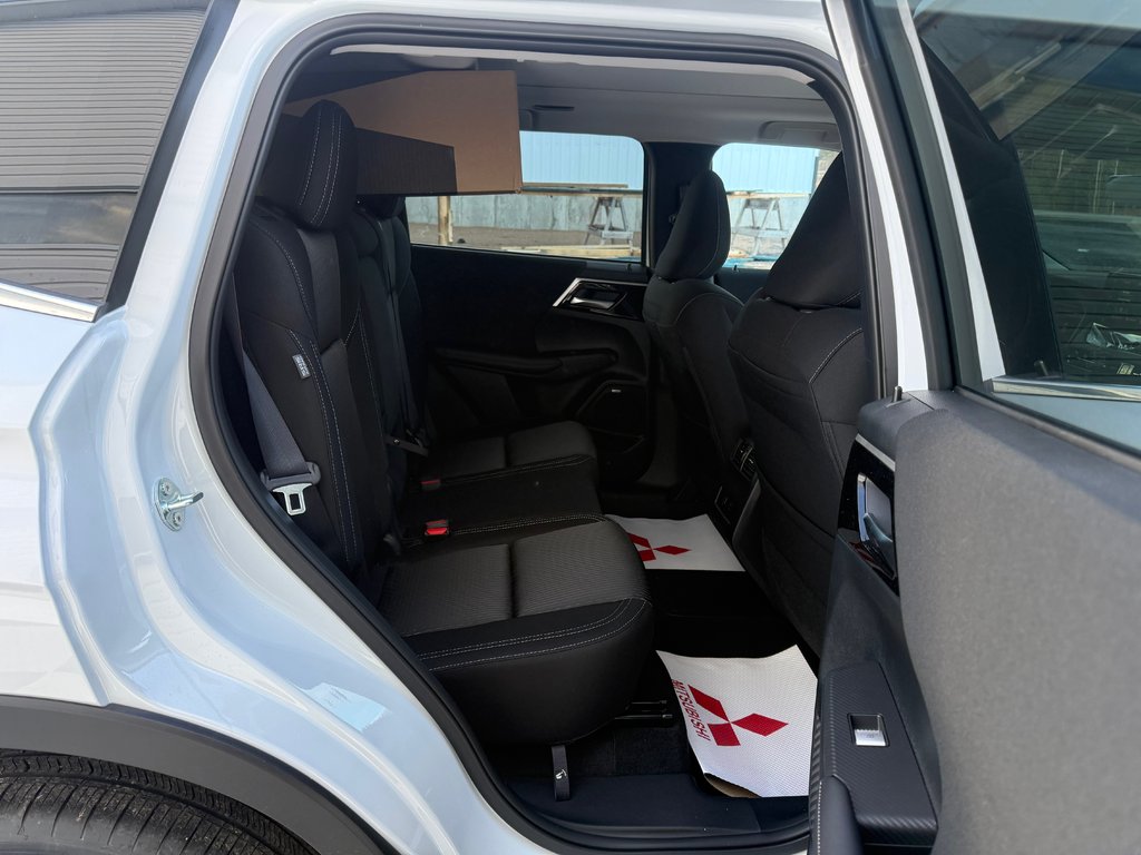 Mitsubishi Outlander Plug-in Hybrid SE S-AWC 2026 à Kentville, Nouvelle-Écosse - 18 - w1024h768px