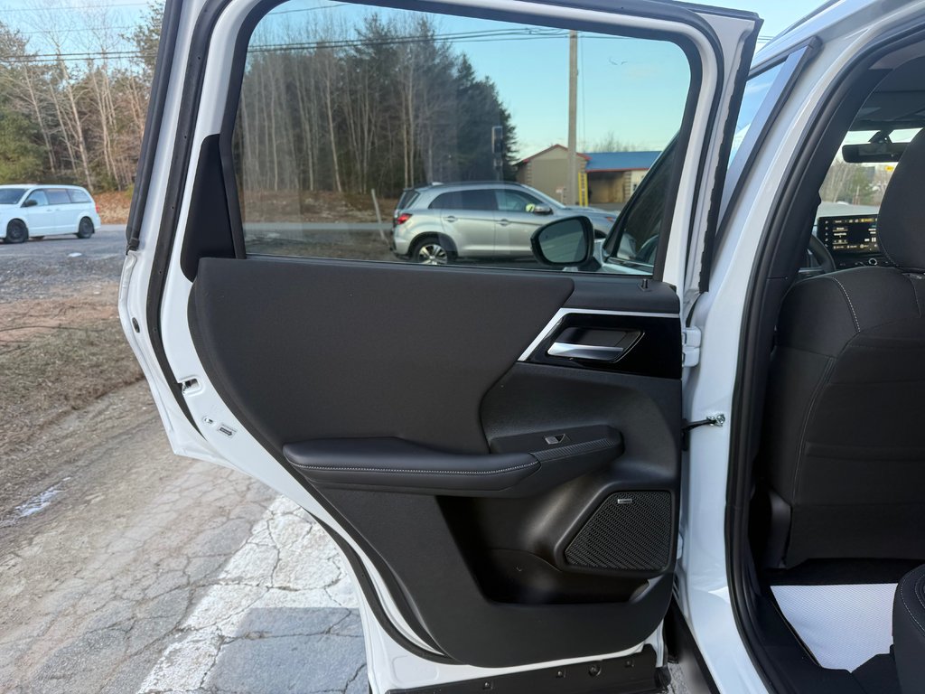 Mitsubishi Outlander Plug-in Hybrid SE S-AWC 2026 à Kentville, Nouvelle-Écosse - 14 - w1024h768px