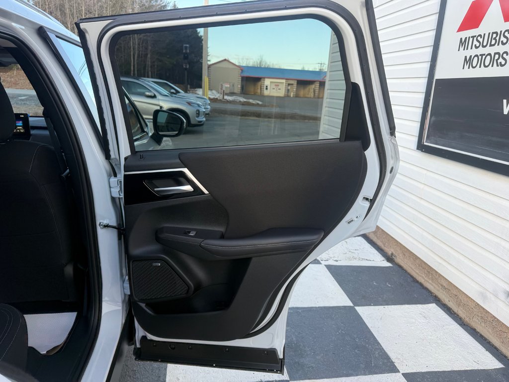 Mitsubishi Outlander Plug-in Hybrid SE S-AWC 2026 à Kentville, Nouvelle-Écosse - 17 - w1024h768px