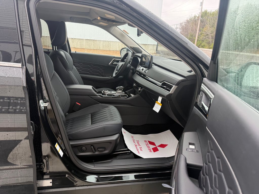 2026 Mitsubishi Outlander Plug-in Hybrid GT S-AWC in Kentville, Nova Scotia - 20 - w1024h768px