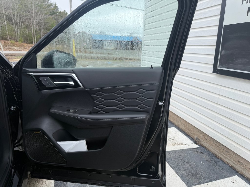 2026 Mitsubishi Outlander Plug-in Hybrid GT S-AWC in Kentville, Nova Scotia - 19 - w1024h768px