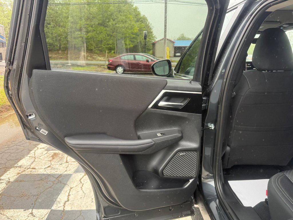2026 Mitsubishi Outlander Plug-in Hybrid SE S-AWC in Kentville, Nova Scotia - 14 - w1024h768px