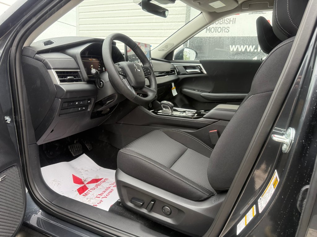 2026 Mitsubishi Outlander Plug-in Hybrid SE S-AWC in Kentville, Nova Scotia - 9 - w1024h768px