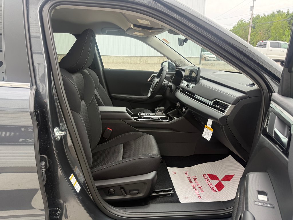 2026 Mitsubishi Outlander Plug-in Hybrid ES S-AWC in Kentville, Nova Scotia - 19 - w1024h768px