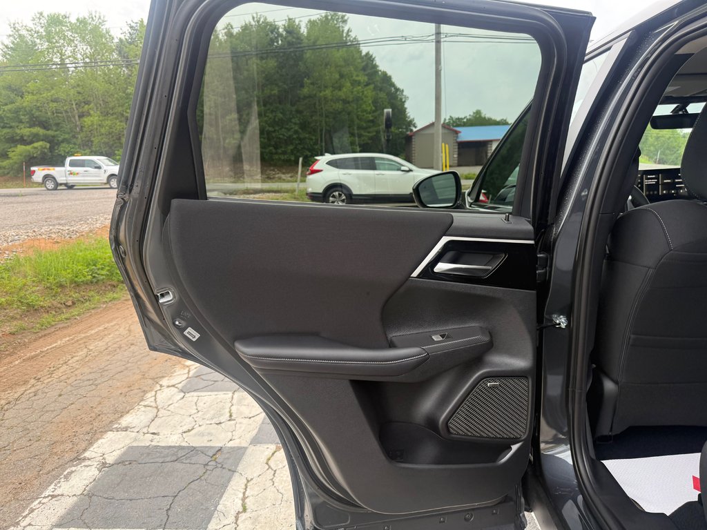 2026 Mitsubishi Outlander Plug-in Hybrid ES S-AWC in Kentville, Nova Scotia - 13 - w1024h768px