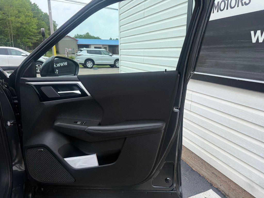 2026 Mitsubishi Outlander Plug-in Hybrid ES S-AWC in Kentville, Nova Scotia - 18 - w1024h768px