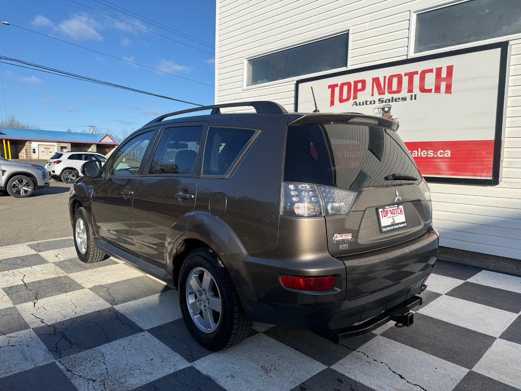 2011 Mitsubishi OUTLANDER SE LS, keyless entry, backup camera, Bluetooth in Kentville, Nova Scotia - 6 - w1024h768px