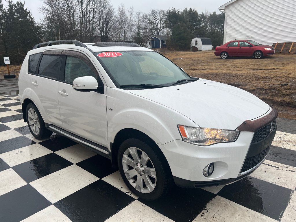 2011  Outlander GT - AWD, Leather, Power seats, Sunroof, Cruise in Kentville, Nova Scotia - 3 - w1024h768px