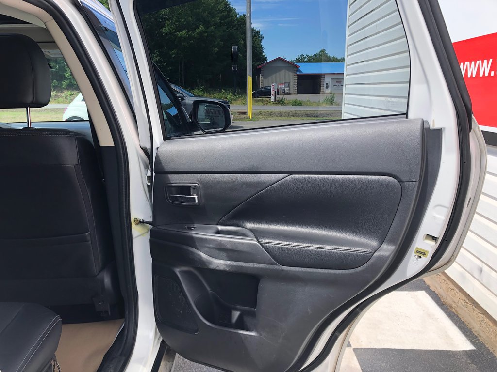 2016 Mitsubishi Outlander GT in COLDBROOK, Nova Scotia - 4 - w1024h768px
