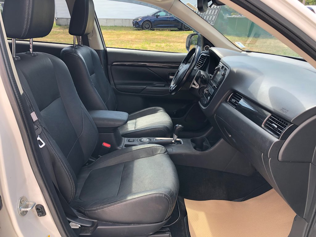 2016 Mitsubishi Outlander GT in COLDBROOK, Nova Scotia - 2 - w1024h768px