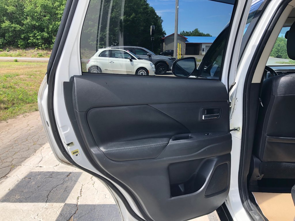 2016 Mitsubishi Outlander GT in COLDBROOK, Nova Scotia - 8 - w1024h768px