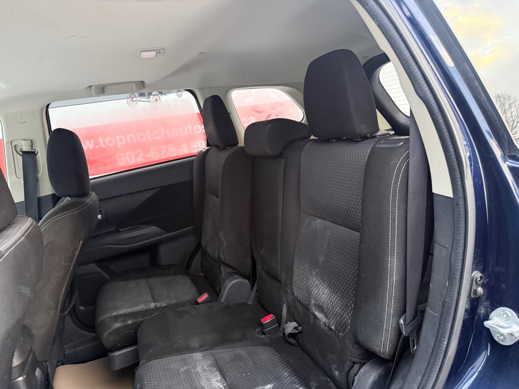 2016 Mitsubishi OUTLANDER SE, keyless entry, Cruise control, Bluetooth in Kentville, Nova Scotia - 15 - w1024h768px