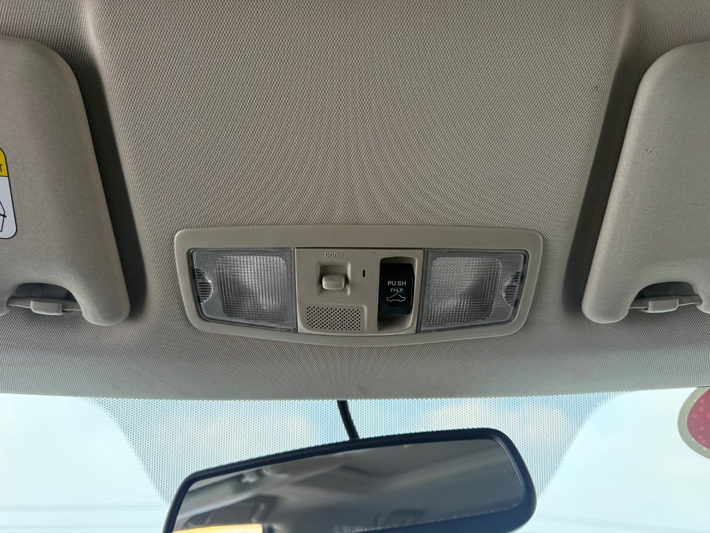 2016 Mitsubishi OUTLANDER SE, keyless entry, Cruise control, Bluetooth in Kentville, Nova Scotia - 13 - w1024h768px