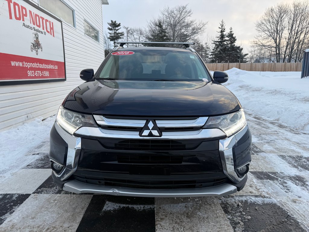 2016 Mitsubishi OUTLANDER SE, keyless entry, Cruise control, Bluetooth in Kentville, Nova Scotia - 2 - w1024h768px