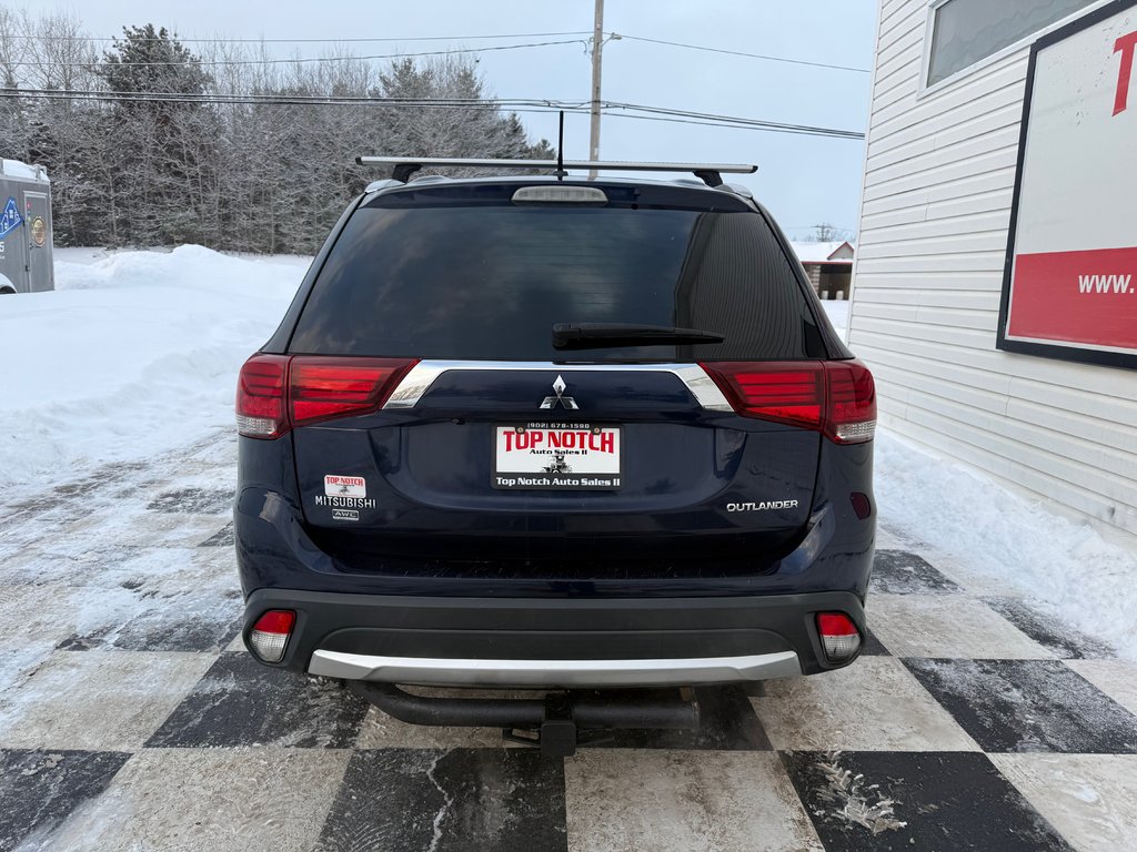 2016 Mitsubishi OUTLANDER SE, keyless entry, Cruise control, Bluetooth in Kentville, Nova Scotia - 5 - w1024h768px