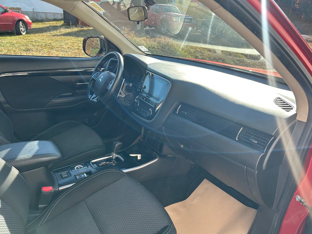 2019  Outlander SE - AWD, Heated seats, V6, Crusie control, A.C in Kentville, Nova Scotia - 21 - w1024h768px