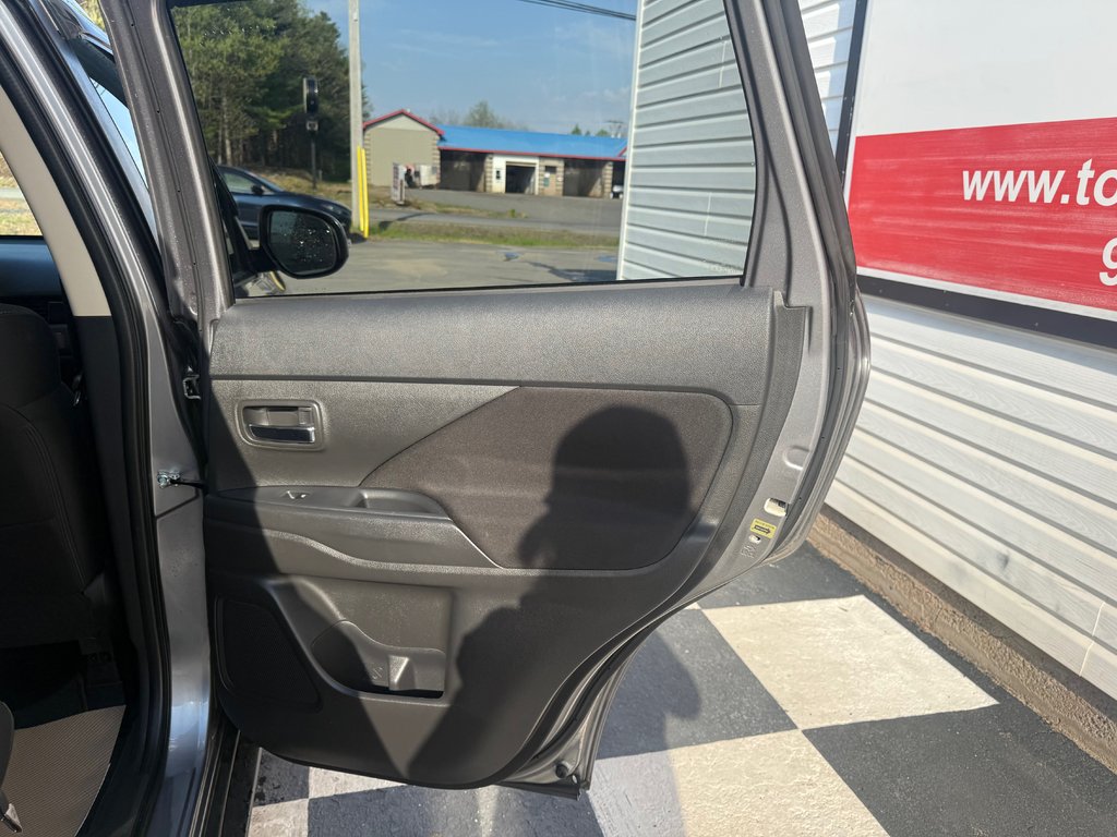 Mitsubishi OUTLANDER SE, keyless entry, backup camera, Bluetooth 2020 à COLDBROOK, Nouvelle-Écosse - 16 - w1024h768px