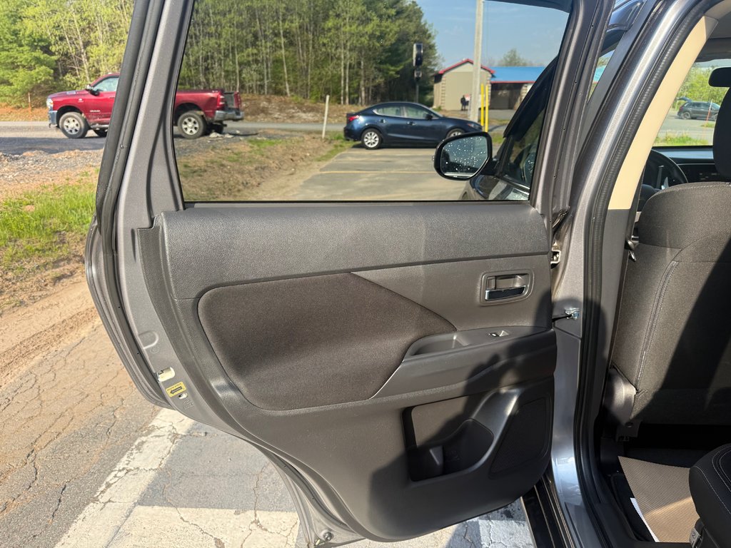 Mitsubishi OUTLANDER SE, keyless entry, backup camera, Bluetooth 2020 à COLDBROOK, Nouvelle-Écosse - 13 - w1024h768px