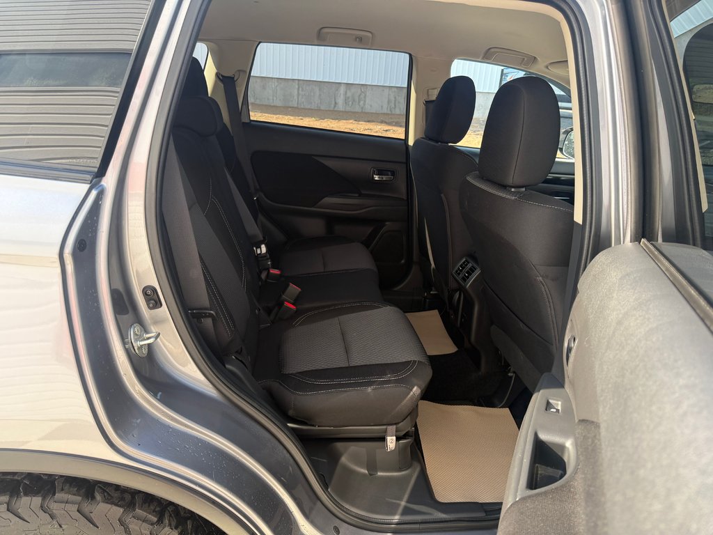 Mitsubishi OUTLANDER SE, keyless entry, backup camera, Bluetooth 2020 à COLDBROOK, Nouvelle-Écosse - 17 - w1024h768px