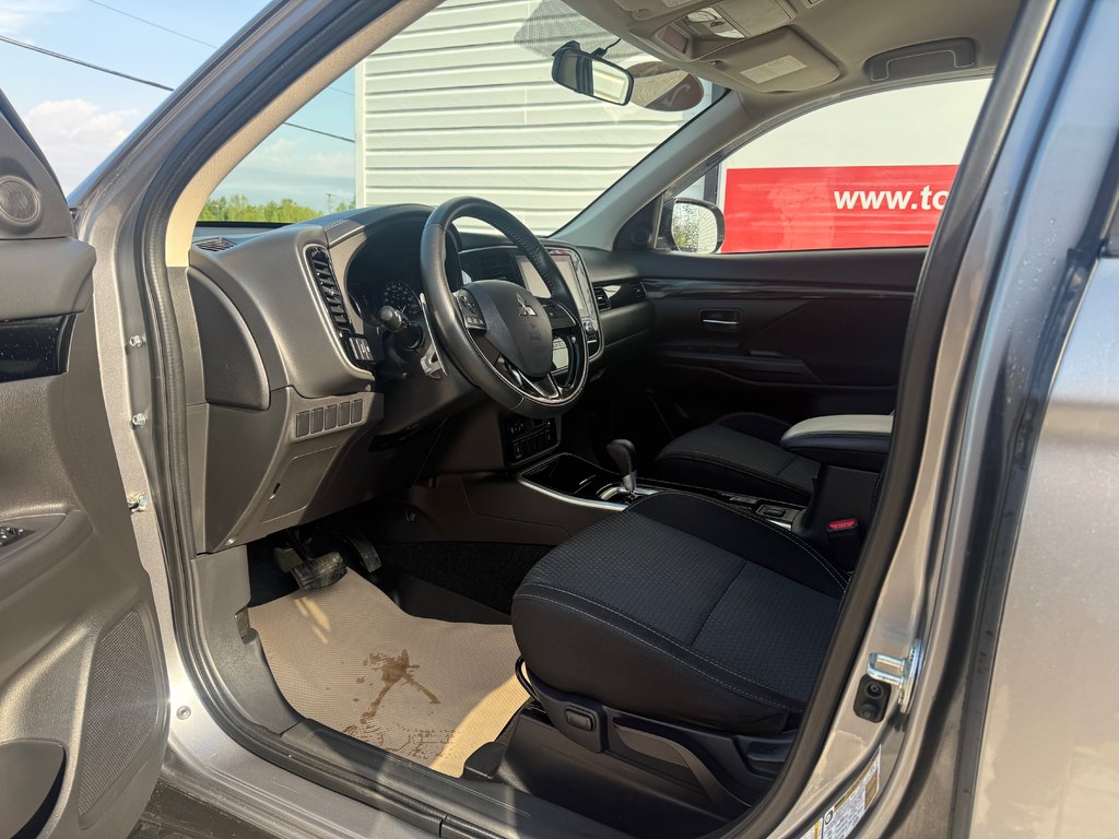Mitsubishi OUTLANDER SE, keyless entry, backup camera, Bluetooth 2020 à COLDBROOK, Nouvelle-Écosse - 9 - w1024h768px