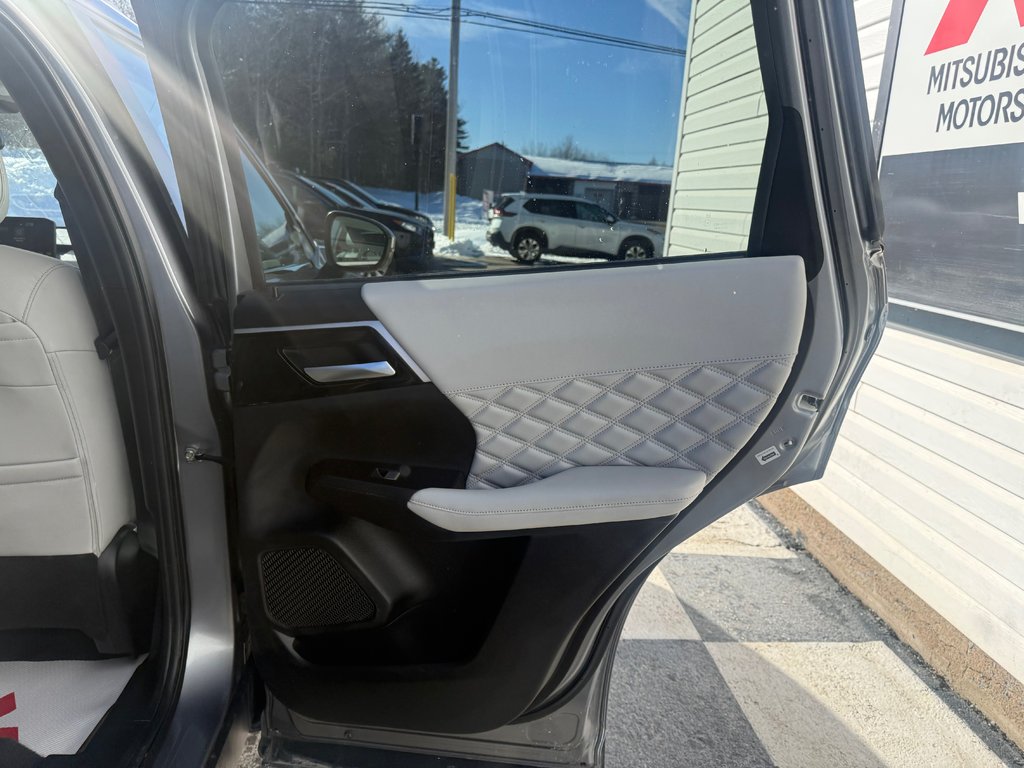 Mitsubishi Outlander SEL, keyless entry, backup camera, Bluetooth 2023 à COLDBROOK, Nouvelle-Écosse - 17 - w1024h768px