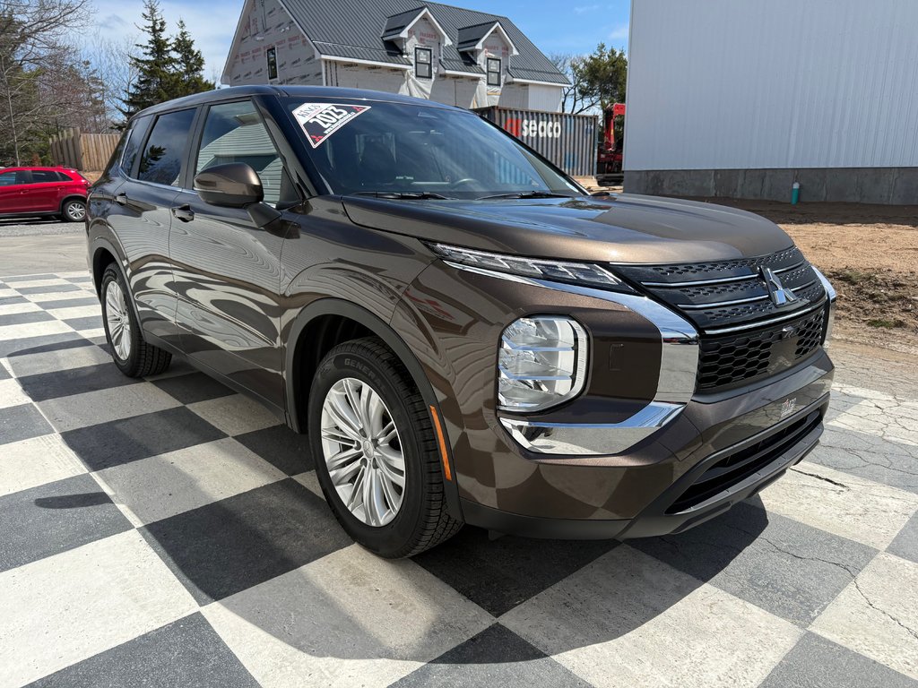 Mitsubishi Outlander ES, keyless entry, backup camera, Bluetooth 2023 à Kentville, Nouvelle-Écosse - 3 - w1024h768px