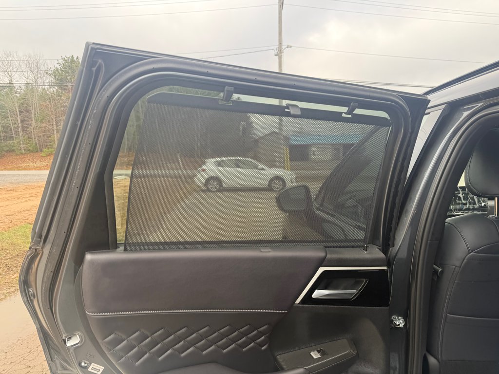 2024 Mitsubishi Outlander PHEV, NOIR Edition, keyless entry, heated seats in Kentville, Nova Scotia - 16 - w1024h768px