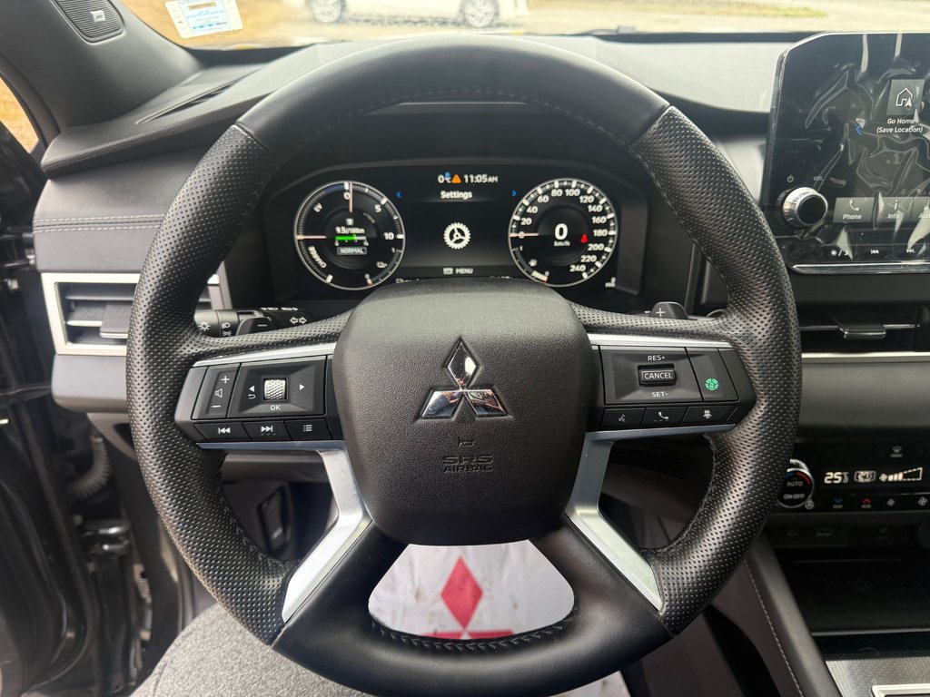 2024 Mitsubishi Outlander PHEV, NOIR Edition, keyless entry, heated seats in Kentville, Nova Scotia - 10 - w1024h768px