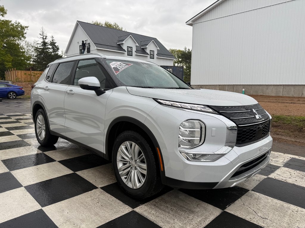 Mitsubishi Outlander LE, keyless entry, Cruise control, Bluetooth 2024 à Kentville, Nouvelle-Écosse - 3 - w1024h768px