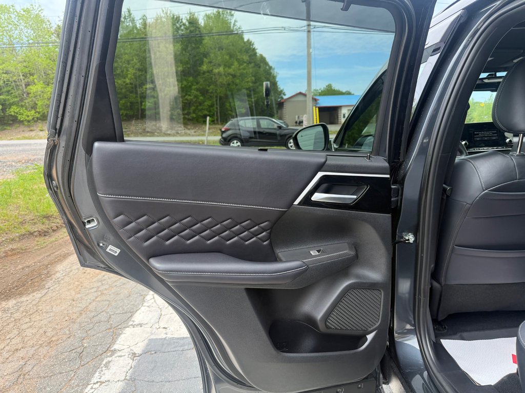 2024 Mitsubishi Outlander GT NOIR, keyless entry, backup camera, Bluetooth in COLDBROOK, Nova Scotia - 14 - w1024h768px