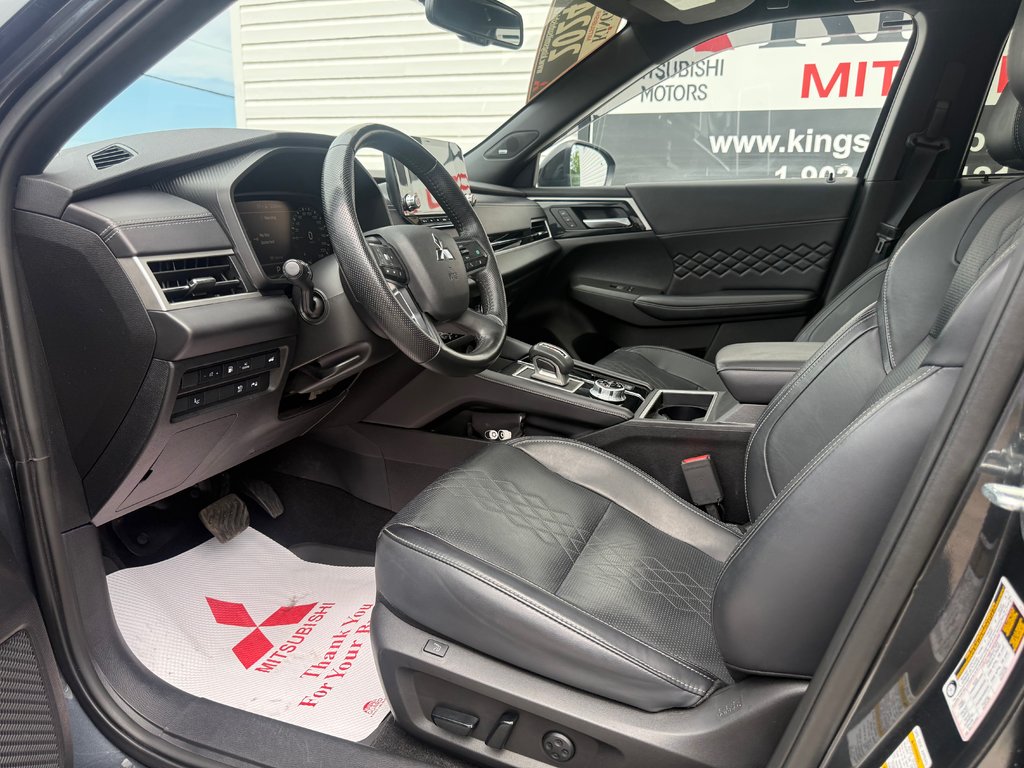 2024 Mitsubishi Outlander GT NOIR, keyless entry, backup camera, Bluetooth in COLDBROOK, Nova Scotia - 9 - w1024h768px