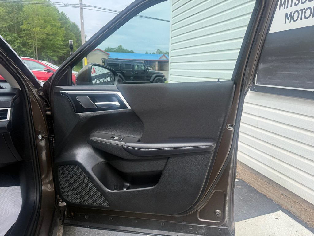 2024 Mitsubishi Outlander ES, keyless entry, backup camera, Bluetooth in COLDBROOK, Nova Scotia - 19 - w1024h768px