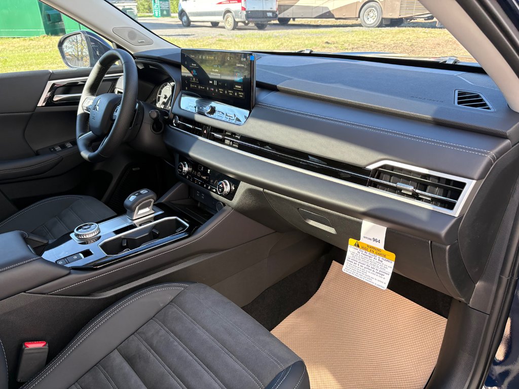 2025 Mitsubishi Outlander LE S-AWC in Kentville, Nova Scotia - 27 - w1024h768px