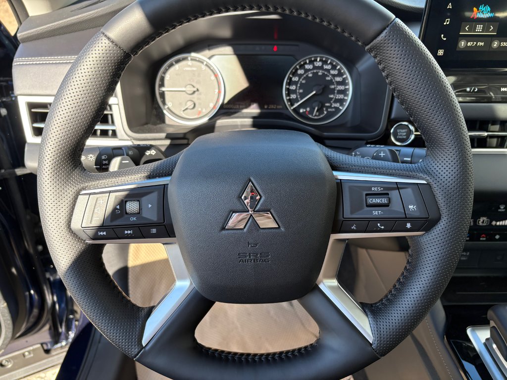 2025 Mitsubishi Outlander LE S-AWC in Kentville, Nova Scotia - 9 - w1024h768px