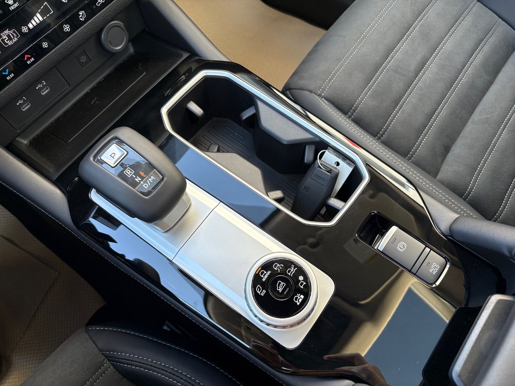 2025 Mitsubishi Outlander LE S-AWC in Kentville, Nova Scotia - 15 - w1024h768px