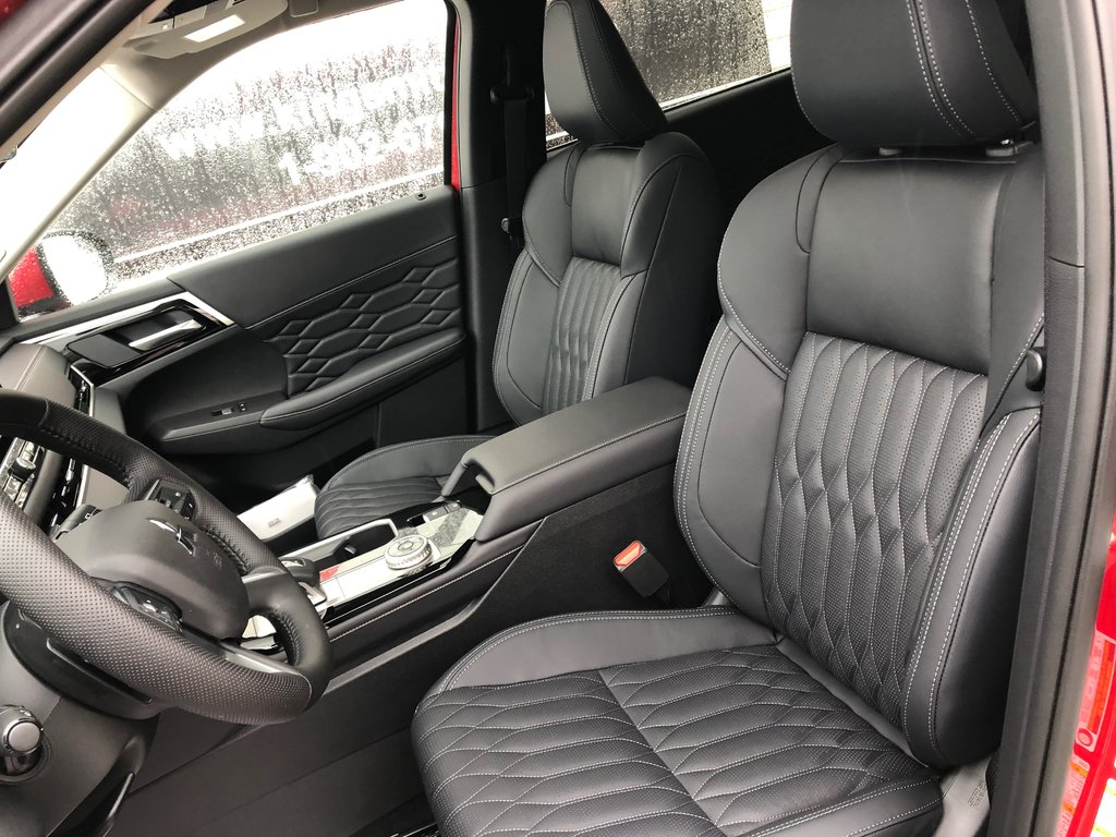 2025 Mitsubishi Outlander SEL S-AWC in Kentville, Nova Scotia - 19 - w1024h768px