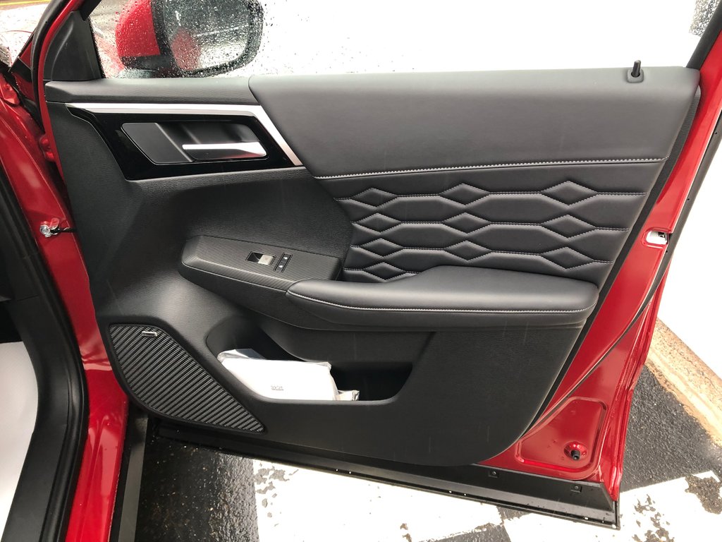 2025 Mitsubishi Outlander SEL S-AWC in Kentville, Nova Scotia - 27 - w1024h768px