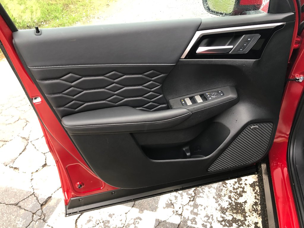 2025 Mitsubishi Outlander SEL S-AWC in Kentville, Nova Scotia - 18 - w1024h768px