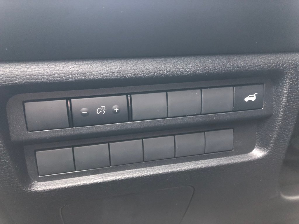 2025 Mitsubishi Outlander SEL S-AWC in Kentville, Nova Scotia - 8 - w1024h768px