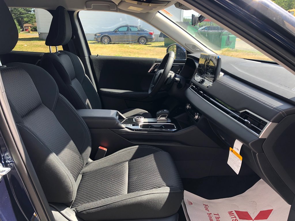 2025 Mitsubishi Outlander ES S-AWC in Kentville, Nova Scotia - 24 - w1024h768px